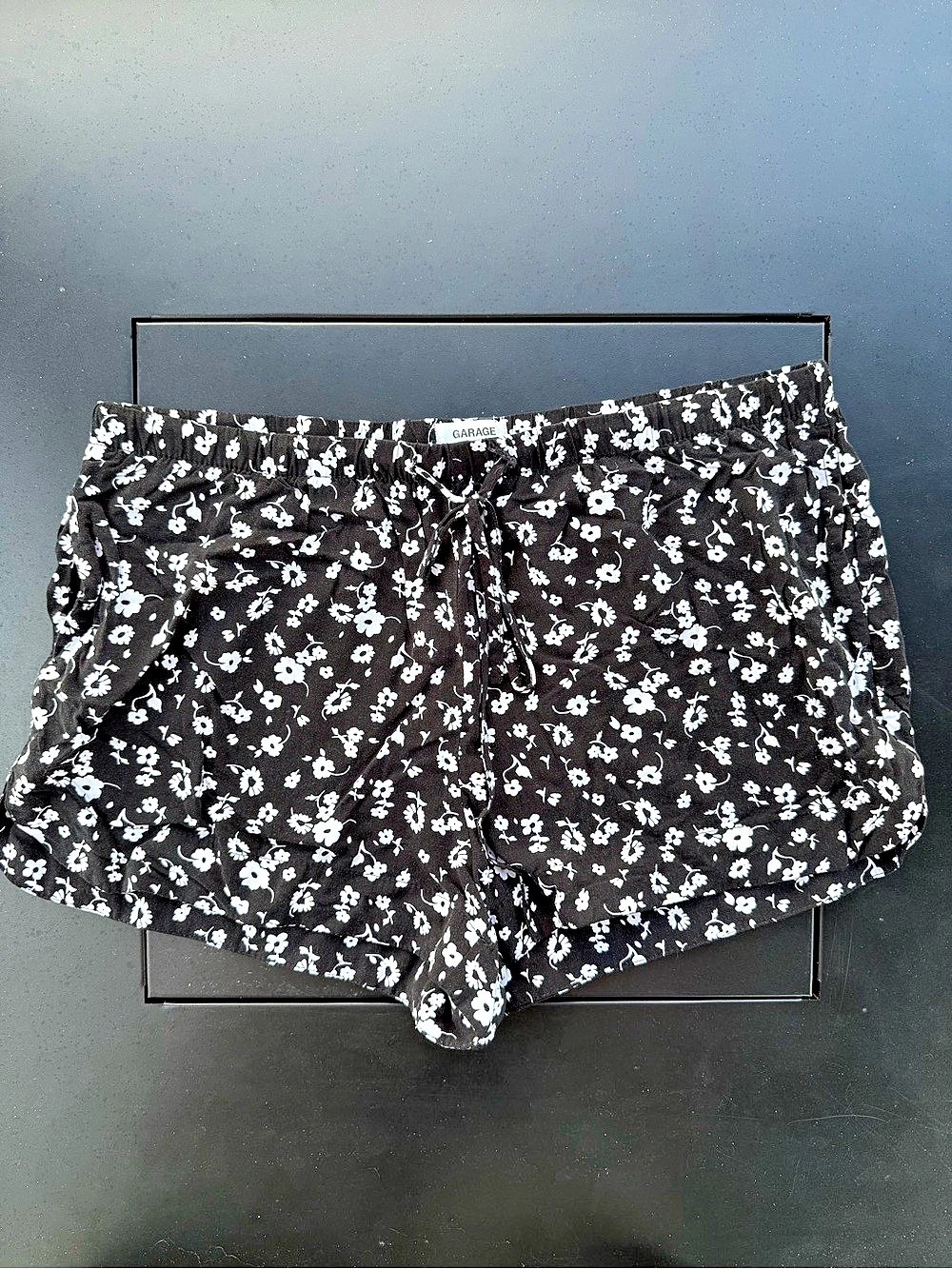 GARAGE Floral High-Waist Shorts Black & White Medium